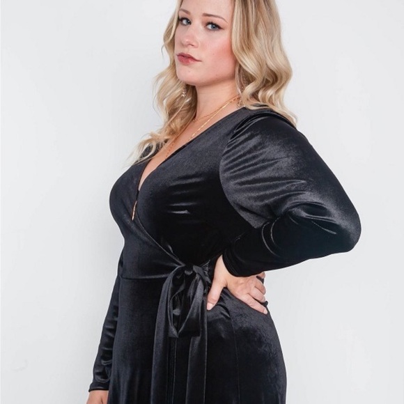 Stunning plus size velvet formal gown maxi dress - Picture 4 of 5